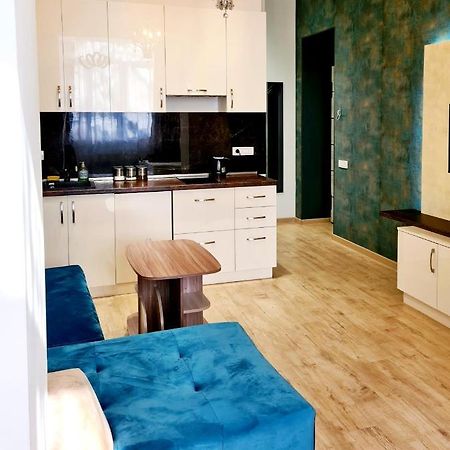 Deluxe Apartment In City Center 耶烈万 外观 照片