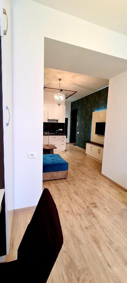 Deluxe Apartment In City Center 耶烈万 外观 照片