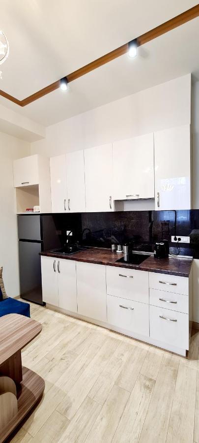 Deluxe Apartment In City Center 耶烈万 外观 照片