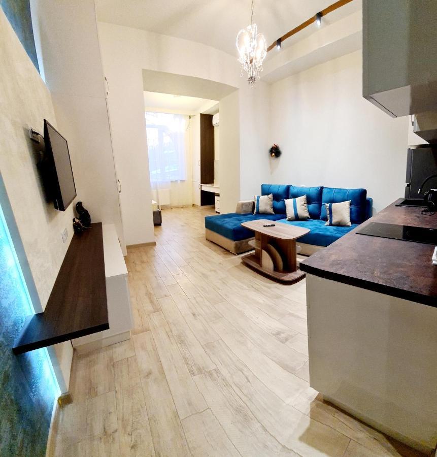 Deluxe Apartment In City Center 耶烈万 外观 照片