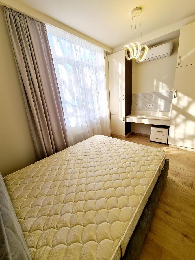 Deluxe Apartment In City Center 耶烈万 外观 照片